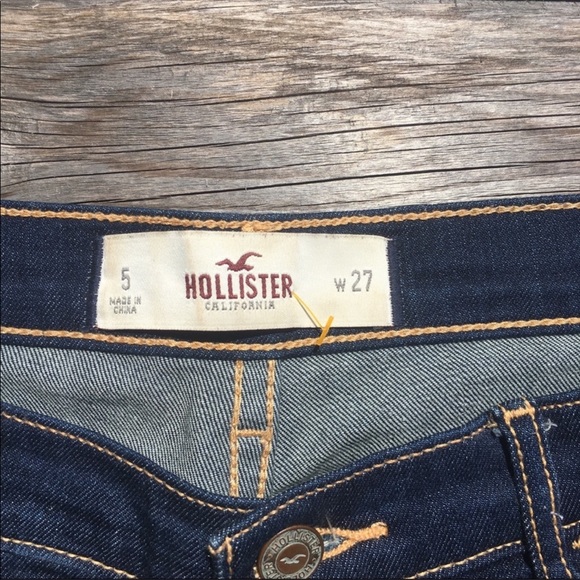 ☀️3/$25 Hollister Raw Hem Low Rise Jean Shorts - Picture 3 of 4